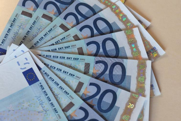 Banconote da 20€ messe a ventaglio
