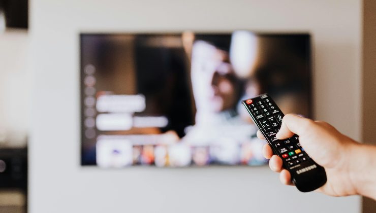 Televisione accesa