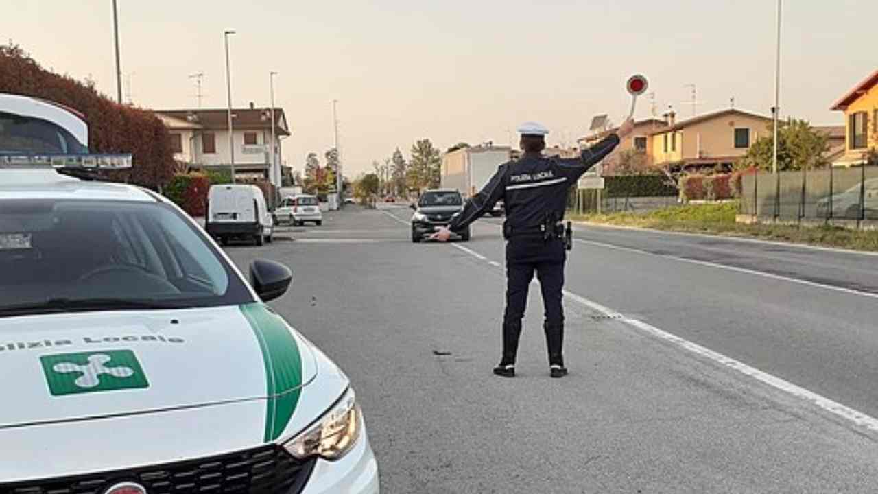 controlli-polizia-stradale-wikicommons-fsi.it