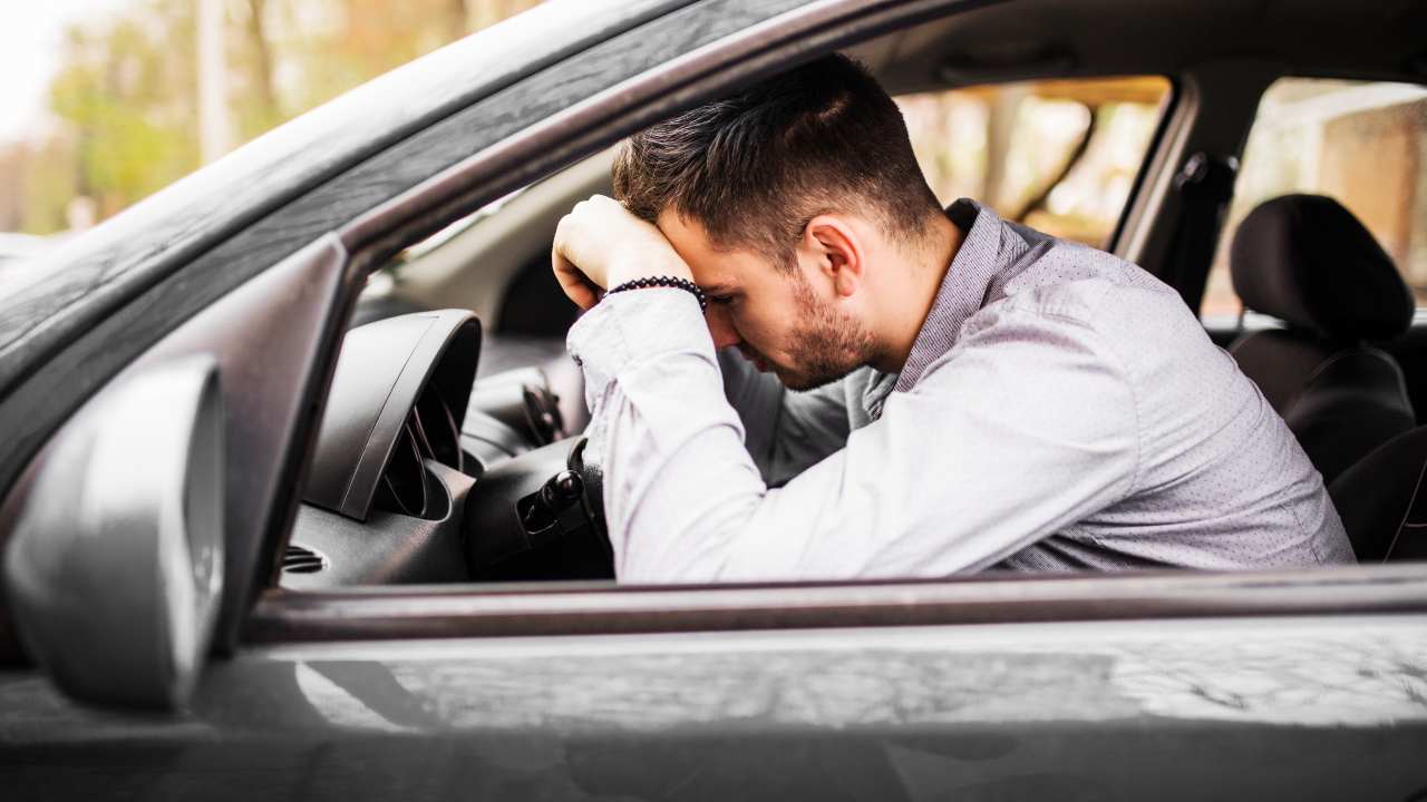 Guidare-lauto-di-notte-e-vietato-fonte-depositphotos.com- fsi.it