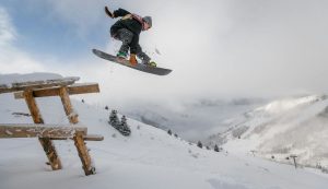 Salto snowboard - pexels- fsi.it