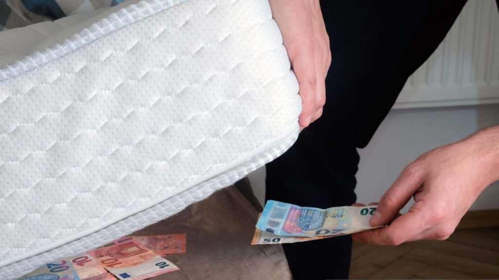 Soldi sotto al materasso - Fsi.it