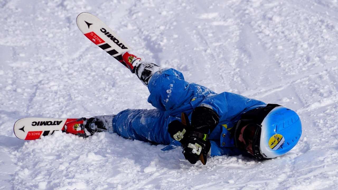 Casco obbligatorio sulle piste da sci